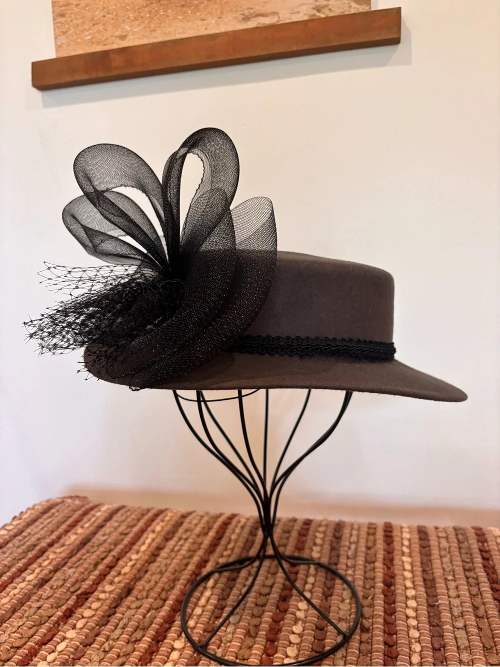 Brown Wool Felt Wide Brim Fascinator Hat Black Sinamay Bow Veil Kentucky Derby - Picture 2 of 7